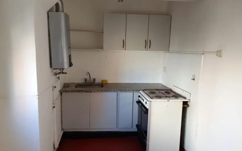 Departamento en Edificio Inmejorable Ubicacion, Venta, Lanus Este