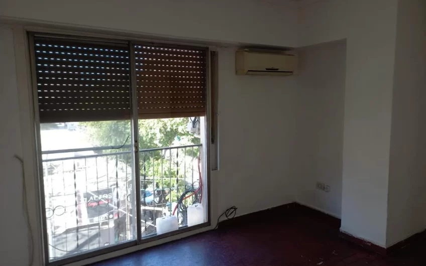 Departamento en Edificio Inmejorable Ubicacion, Venta, Lanus Este