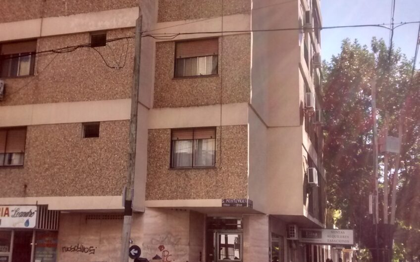 Departamento en Edificio Inmejorable Ubicacion, Venta, Lanus Este