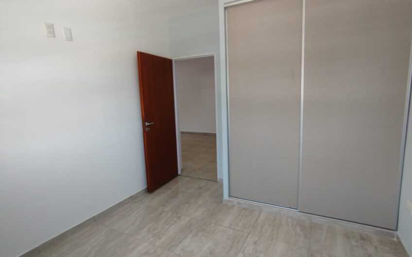 Alquiler, Departamento en PH, Lanùs Este