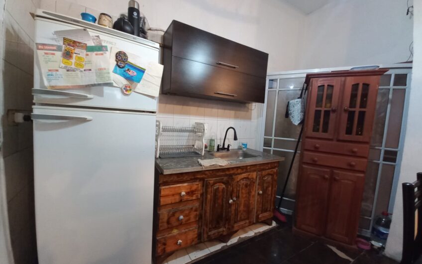 Venta en Block con Dos Galpones en Lanús