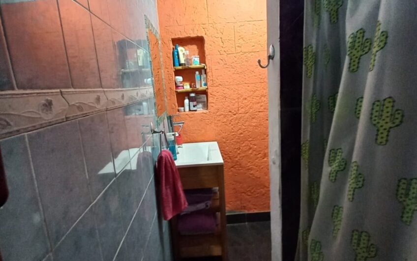 Venta en Block con Dos Galpones en Lanús
