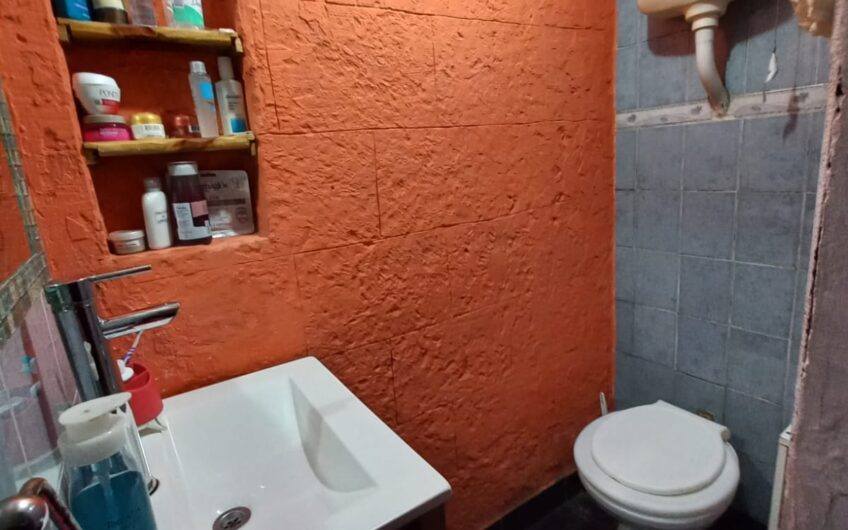 Venta en Block con Dos Galpones en Lanús