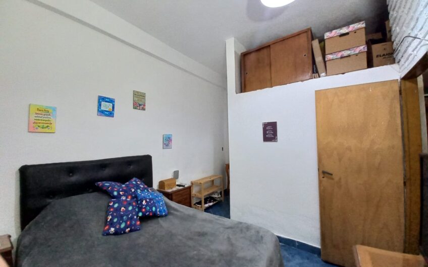 Venta en Block con Dos Galpones en Lanús