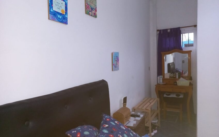 Venta en Block con Dos Galpones en Lanús