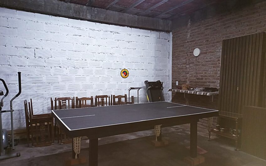 Venta en Block con Dos Galpones en Lanús