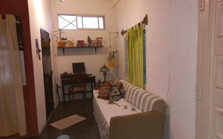 Venta en Block con Dos Galpones en Lanús